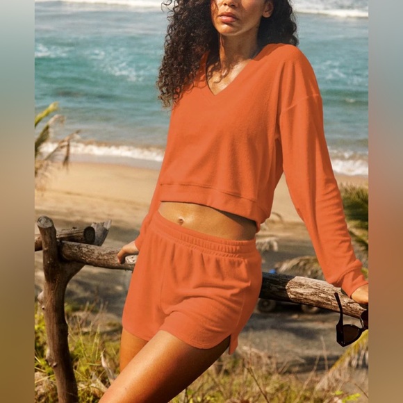 Beyond Yoga Tropez Pullover - Picture 2 of 6